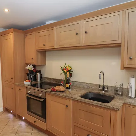 아파트 Powder Keg